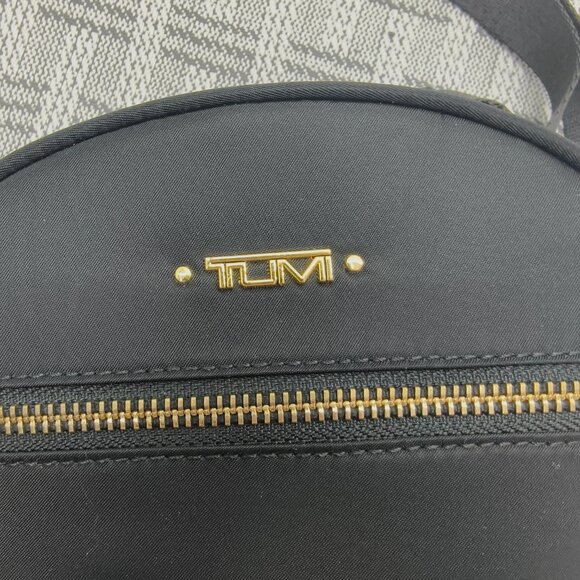 NWT Tumi Voyageur Women's Compact Crossbody Bag | Lightweight Round Purse - Picture 5 of 7